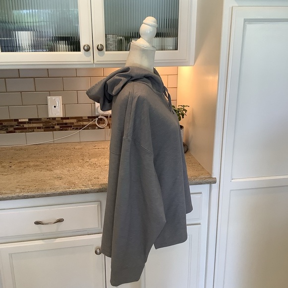Nike Yoga Dri-Fit Gray Hooded Pullover Sweatshirt Size Large - Picture 4 of 9